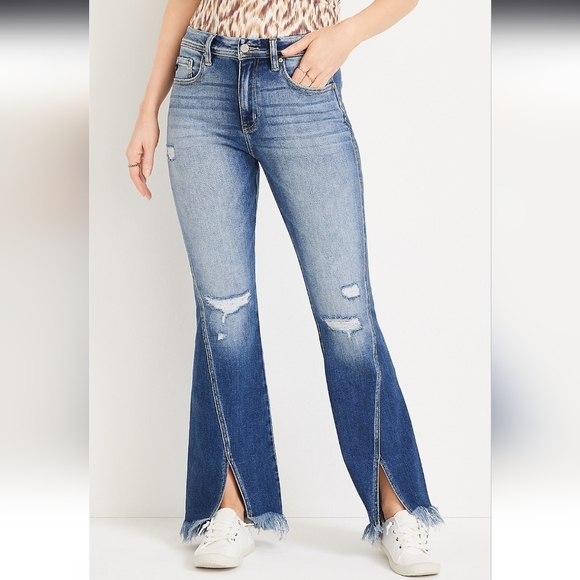 KanCan Flare High Rise Slit Frayed Hem Jean Size 30 - Picture 1 of 6